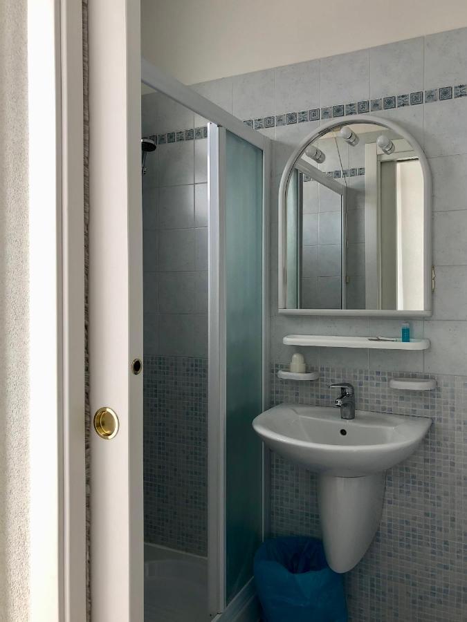 Albergo Elena Garni Caorle Bagian luar foto