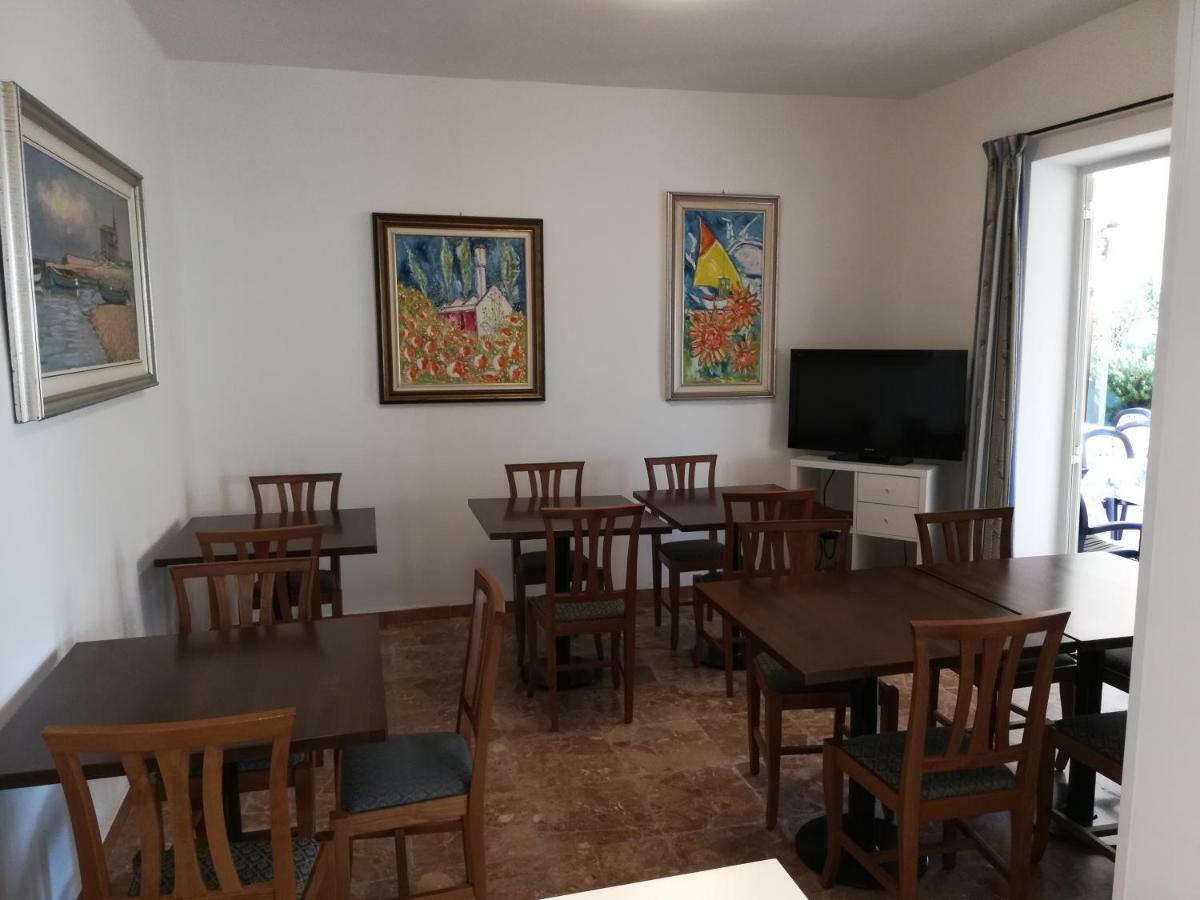 Albergo Elena Garni Caorle Bagian luar foto