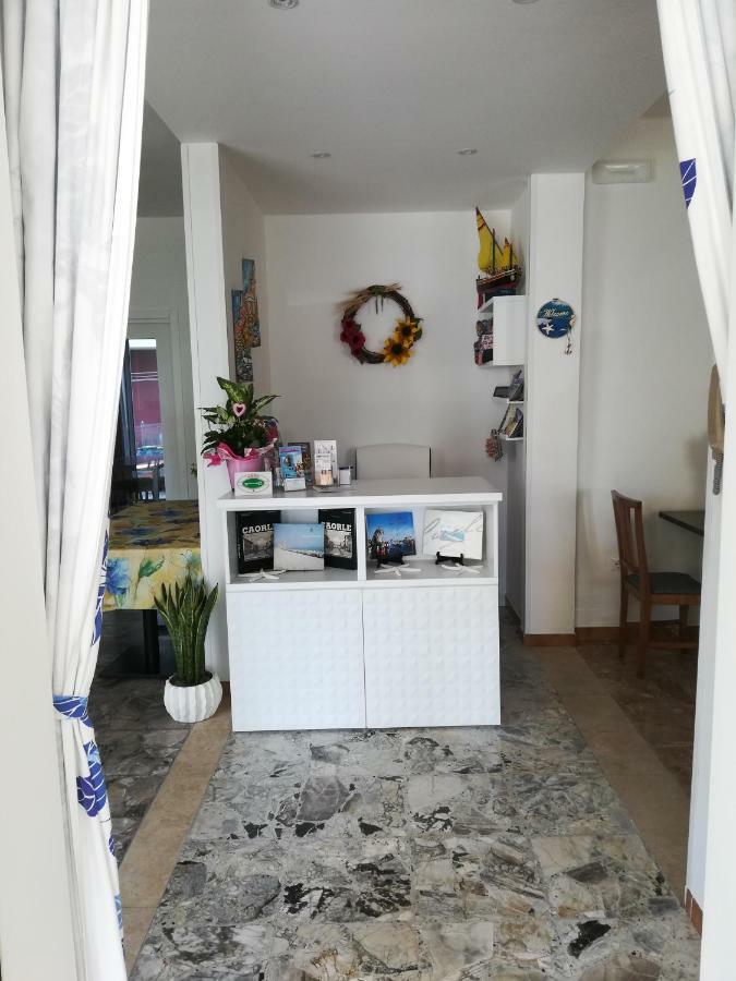 Albergo Elena Garni Caorle Bagian luar foto